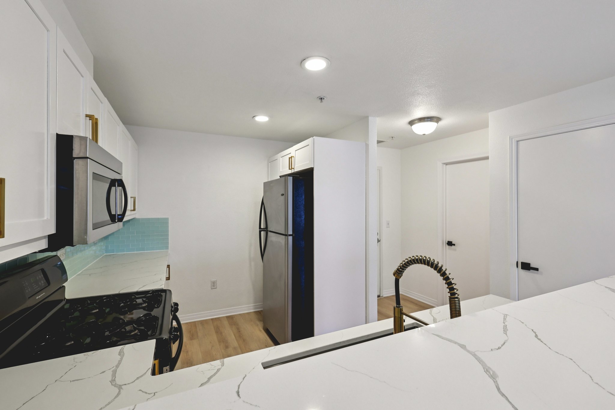 K St 216-S0401-019.jpg