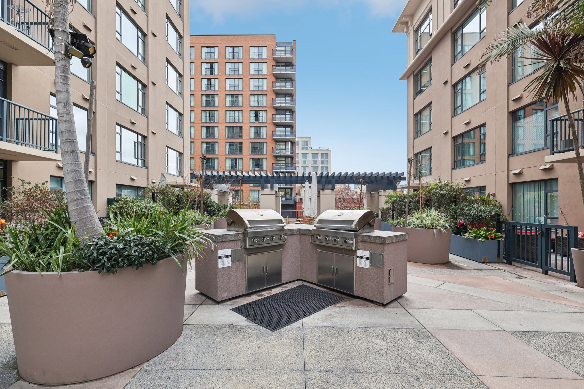 K St 216-0401-912.jpg