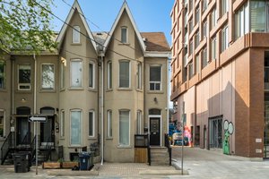 530 Richmond St W