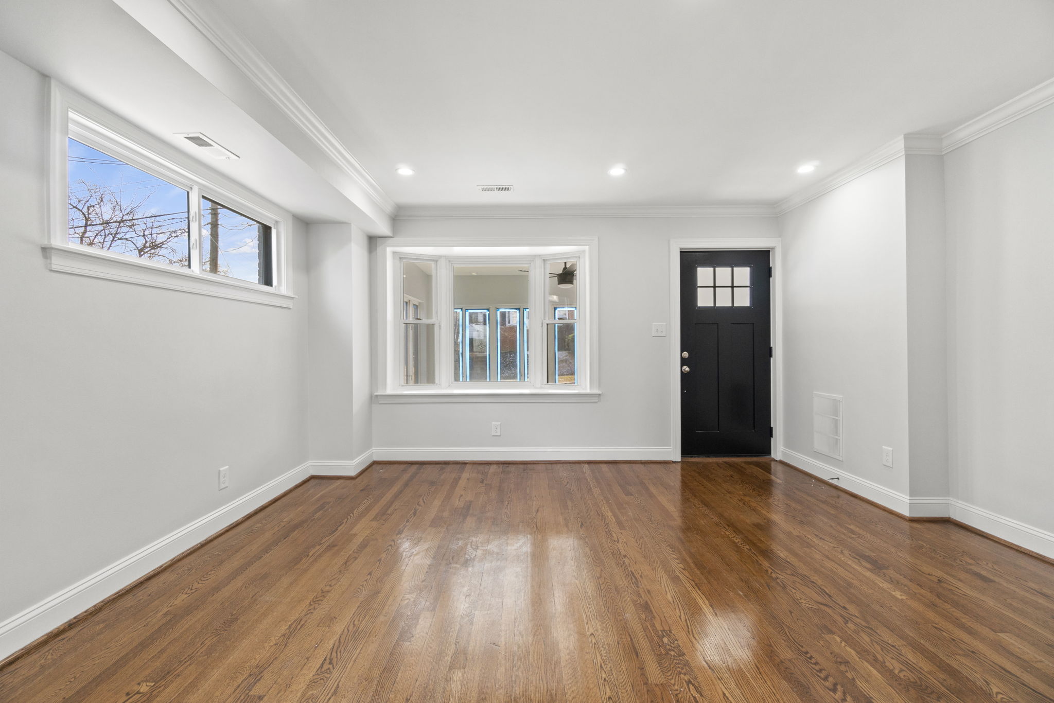 5301 Chillum Pl NE, Washington, DC 20011, USA Photo 3