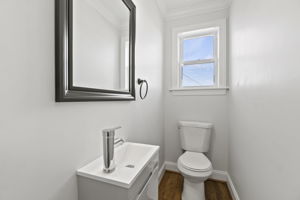 5301 Chillum Pl NE, Washington, DC 20011, USA Photo 8