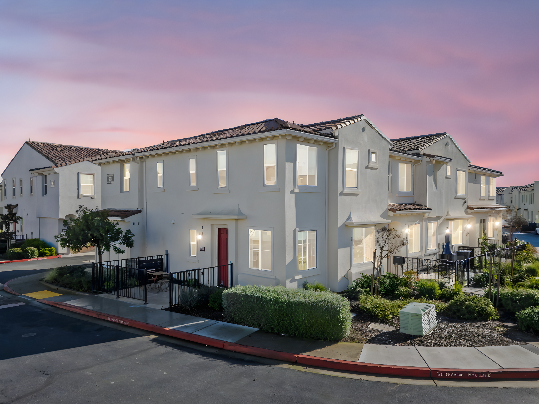 10946 International Dr 01 day to dusk.jpeg