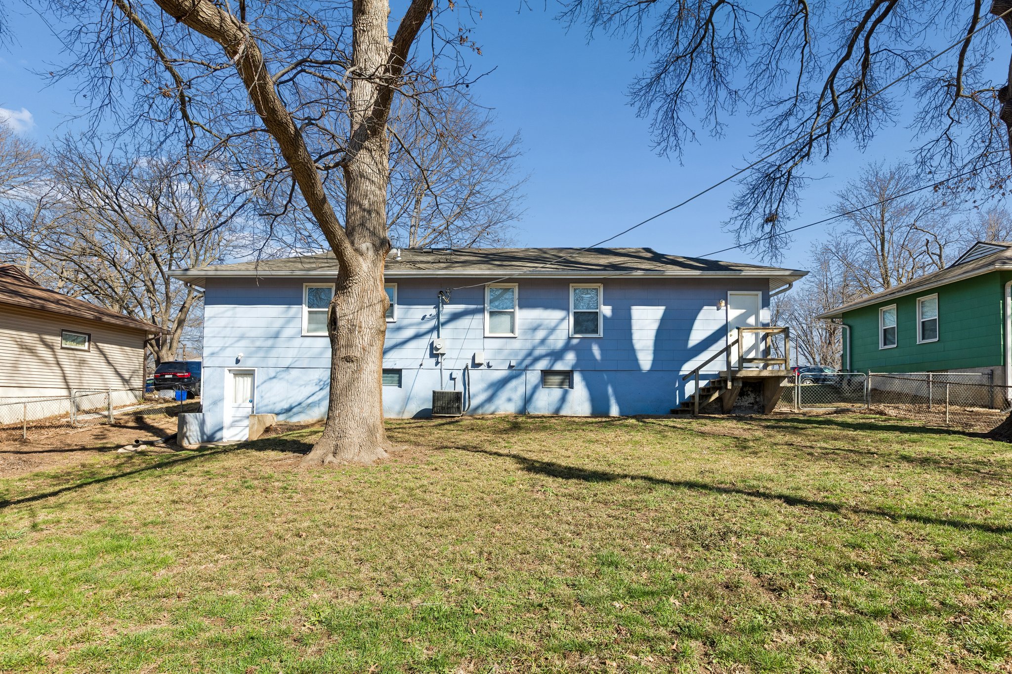 8237 - 5301 NE 42nd Terrace_024.jpg