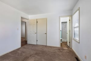 8237 - 5301 NE 42nd Terrace_011.jpg