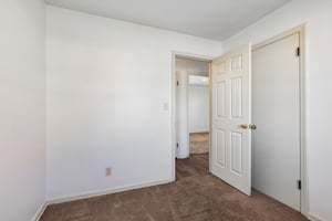 8237 - 5301 NE 42nd Terrace_014.jpg