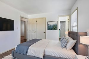 8237 - 5301 NE 42nd Terrace_011 virtually staged.jpeg