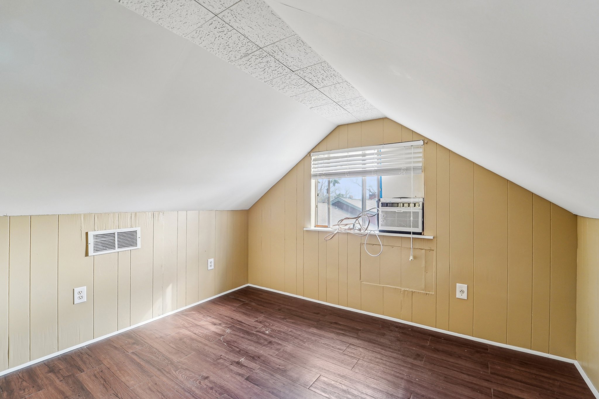 Pine Ave-022.jpg