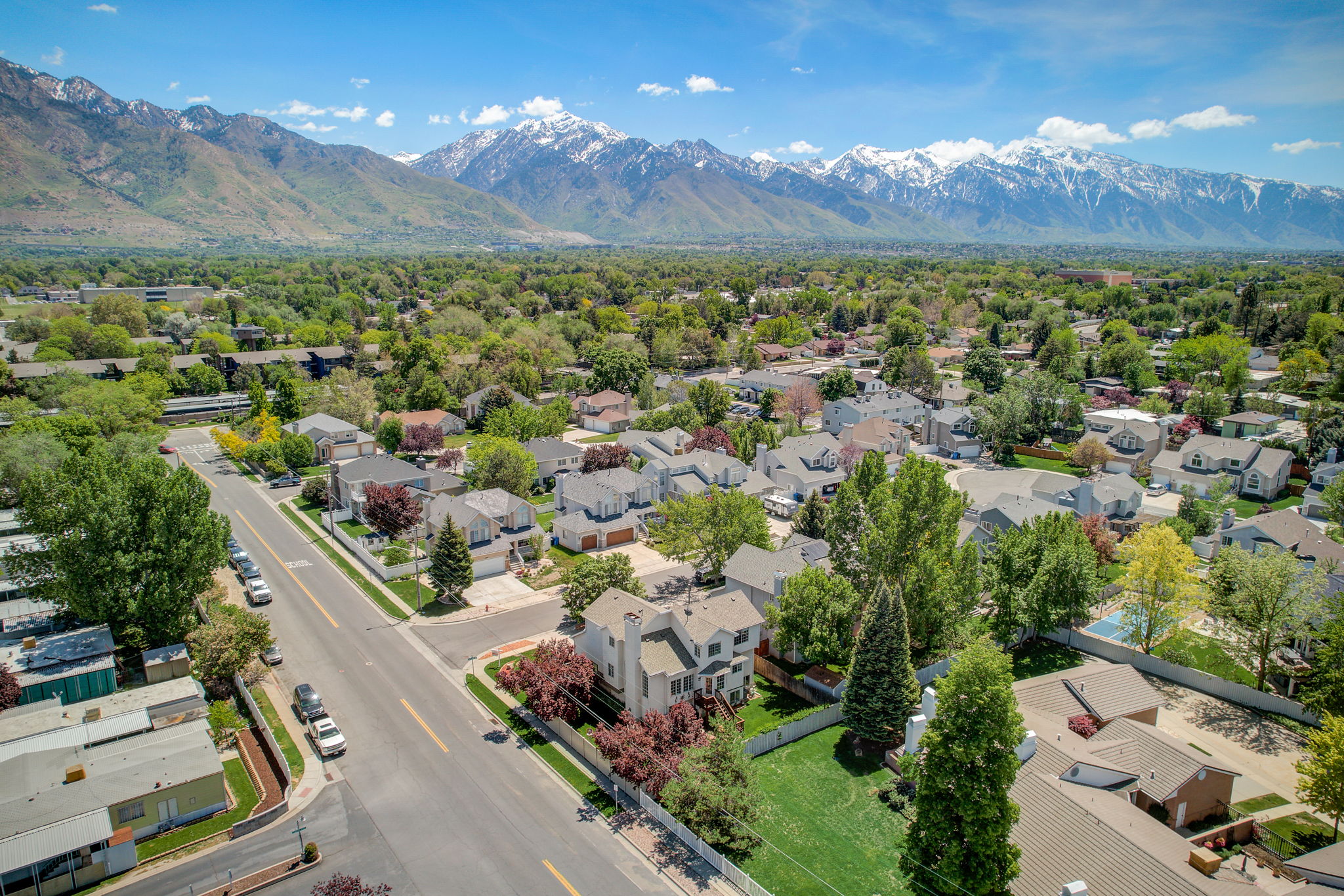 S Castlegate Dr-009
