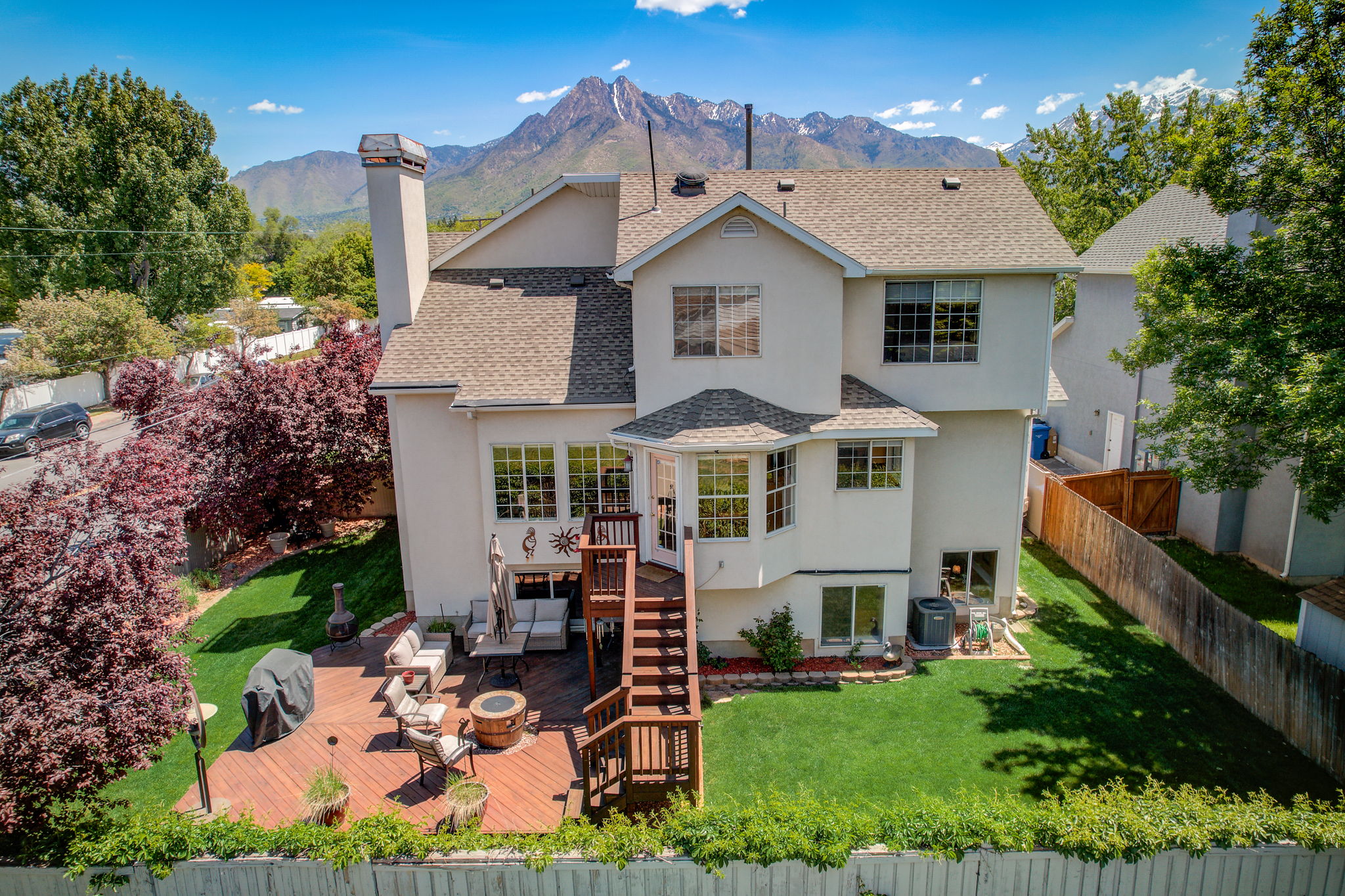 S Castlegate Dr-016
