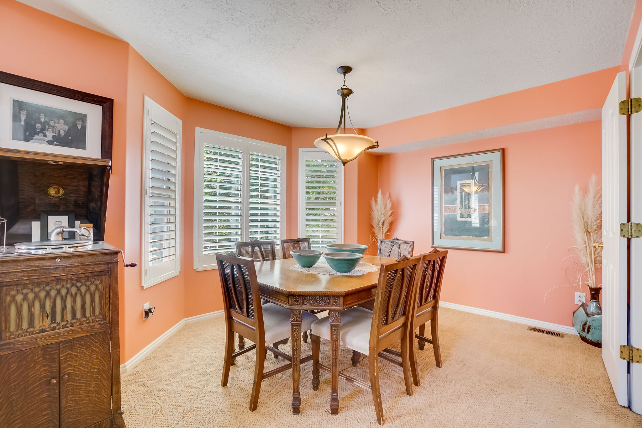 S Castlegate Dr-026