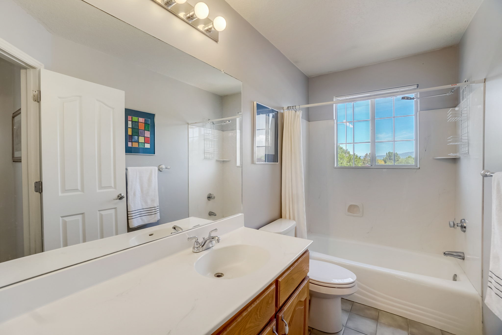 S Castlegate Dr-037