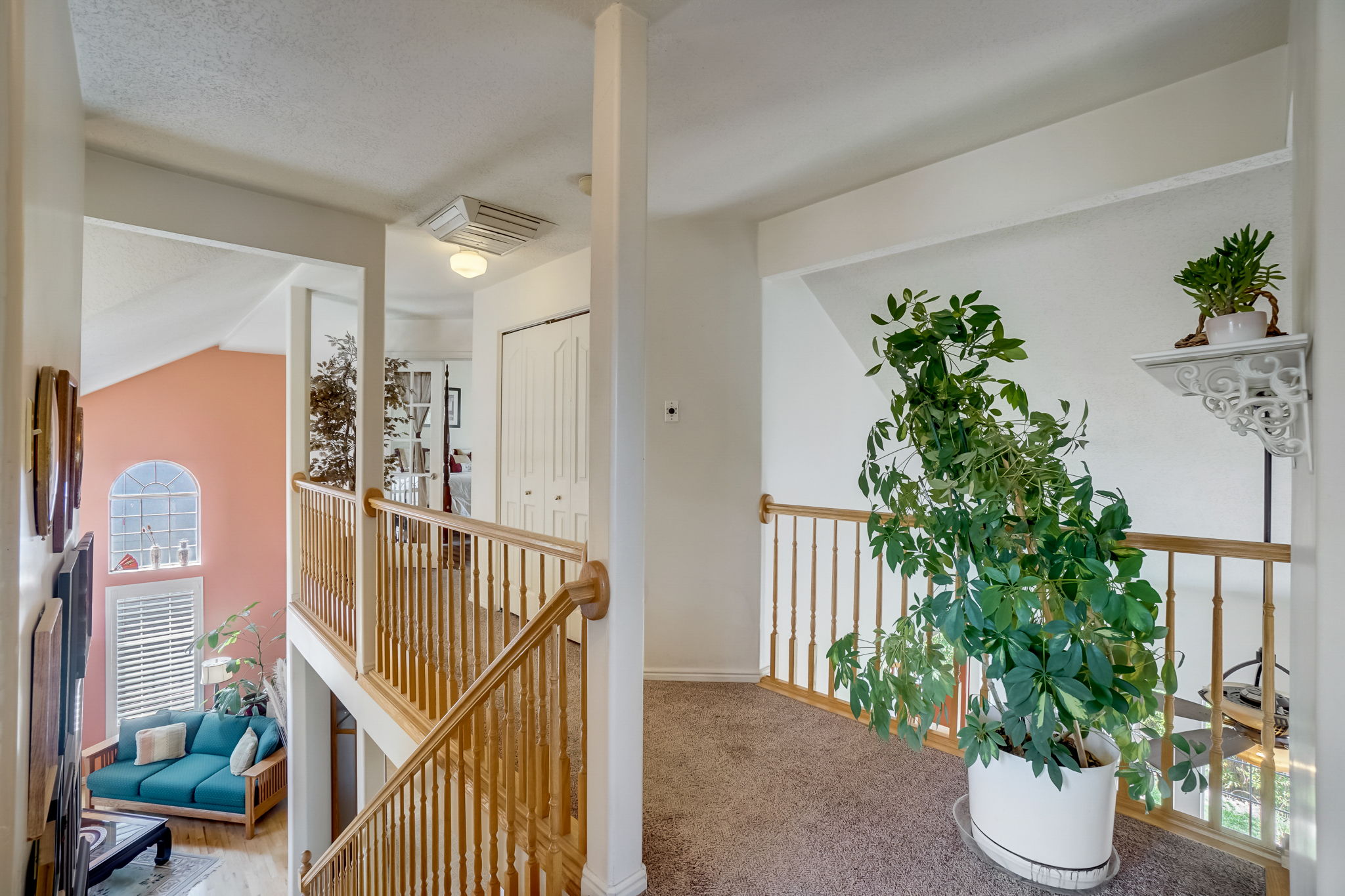 S Castlegate Dr-040
