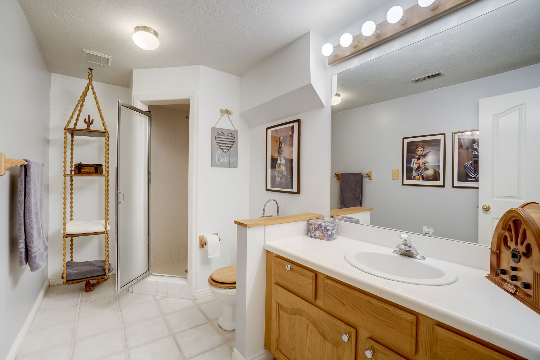 S Castlegate Dr-050