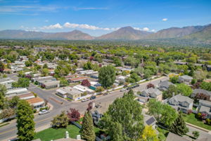 S Castlegate Dr-007
