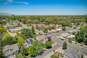 S Castlegate Dr-013