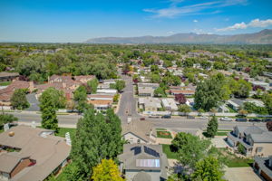 S Castlegate Dr-014