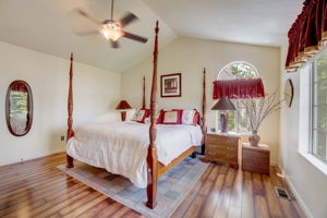 S Castlegate Dr-033