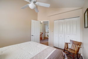 S Castlegate Dr-039