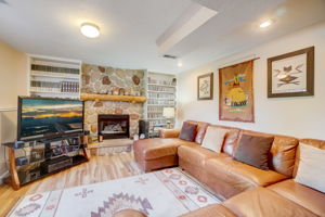 S Castlegate Dr-046