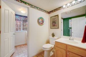 S Castlegate Dr-051
