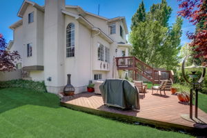 S Castlegate Dr-055