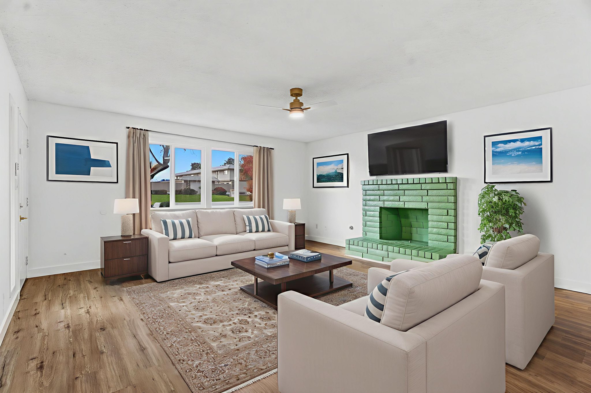 DSC08029 virtually staged.jpeg