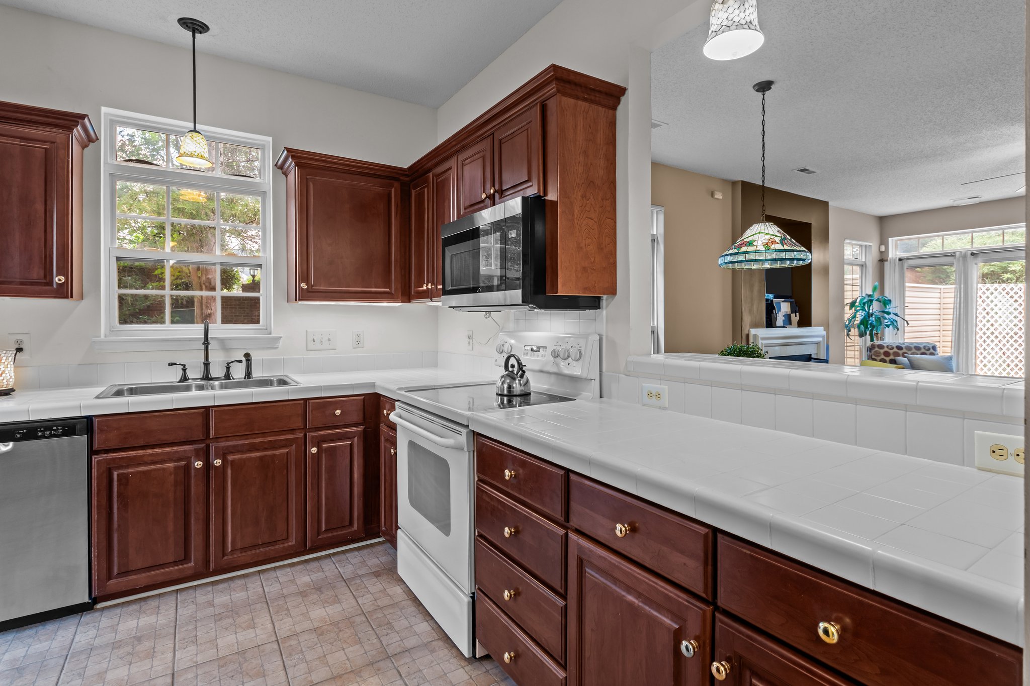 Kitchen.  Tall ceilings and good lighting.