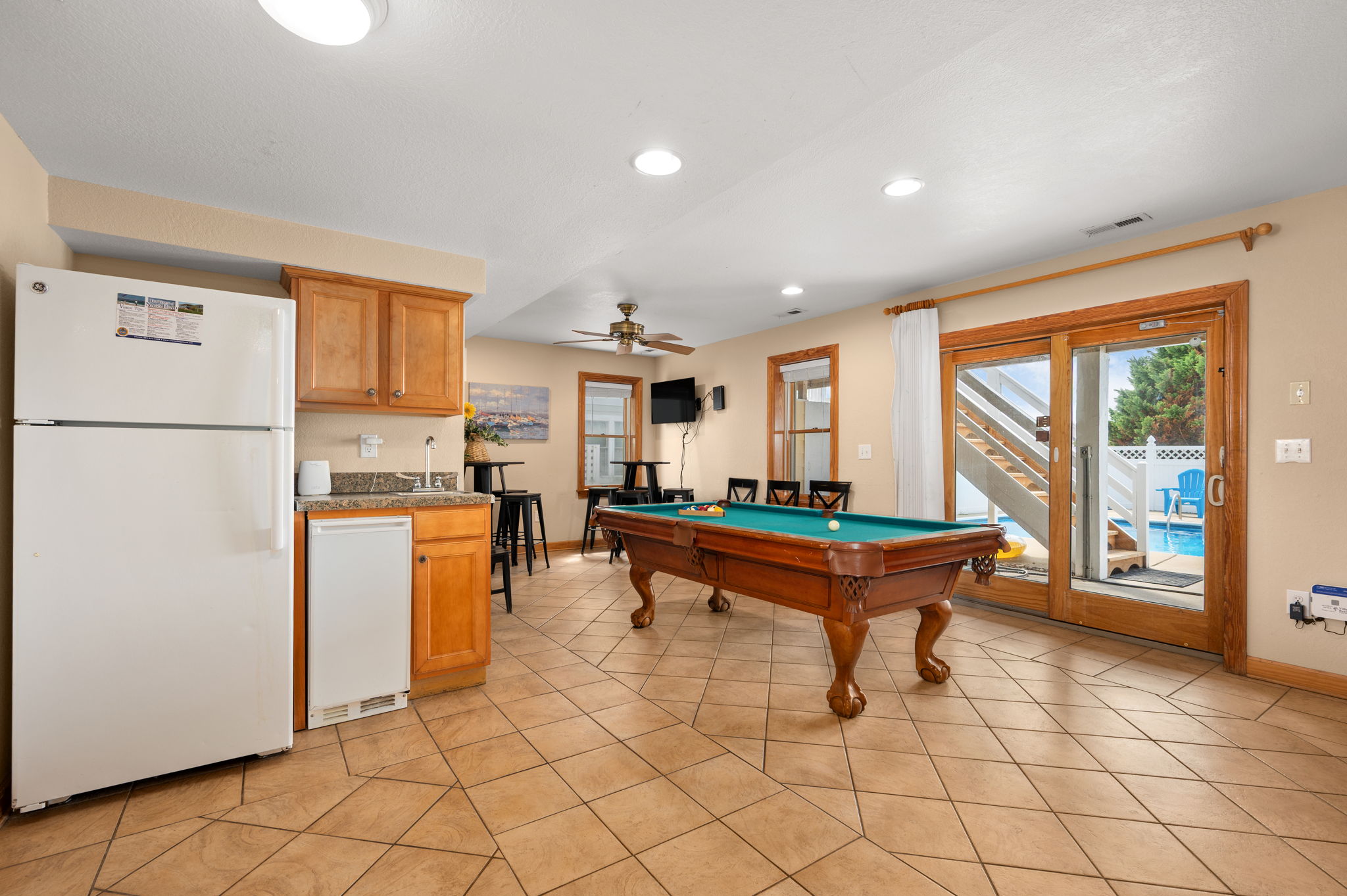 5306-S-Va-Dare-BL-Rec-Room