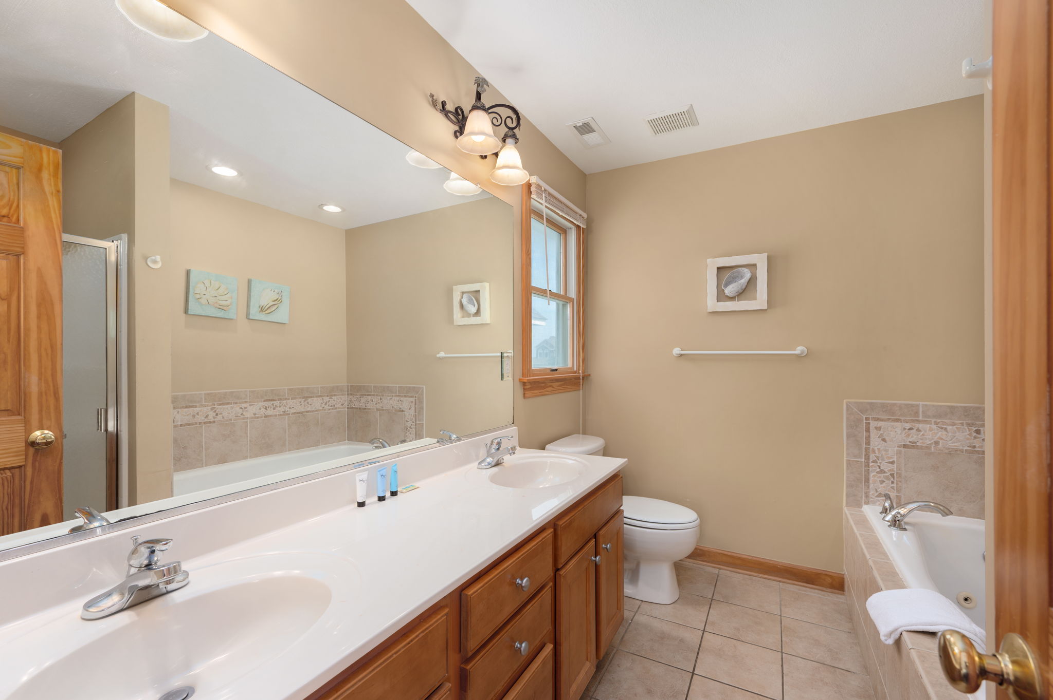5306-S-Va-Dare-TL-BR7-Private-Bath