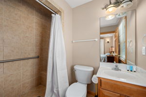 5306-S-Va-Dare-ML-BR6-Private-Bath