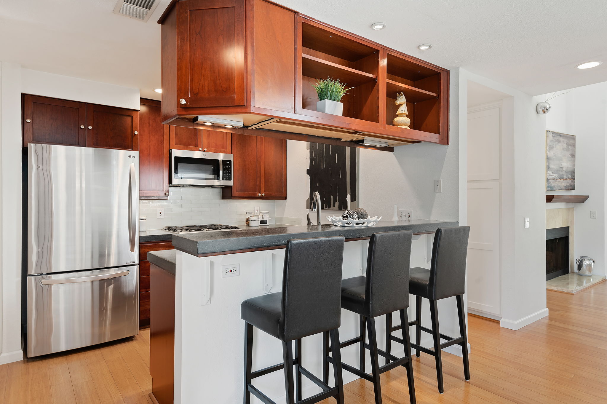 11 - Kitchen