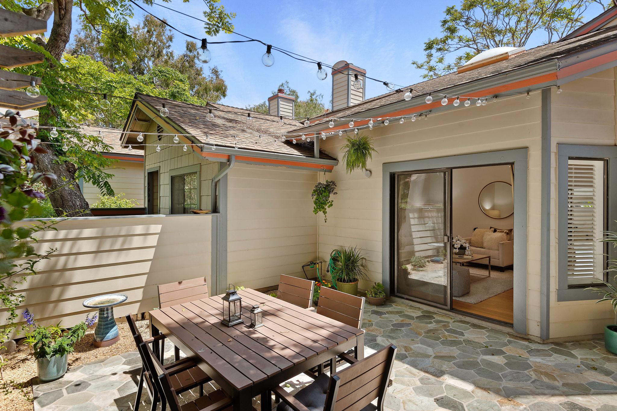 04 - Front Patio