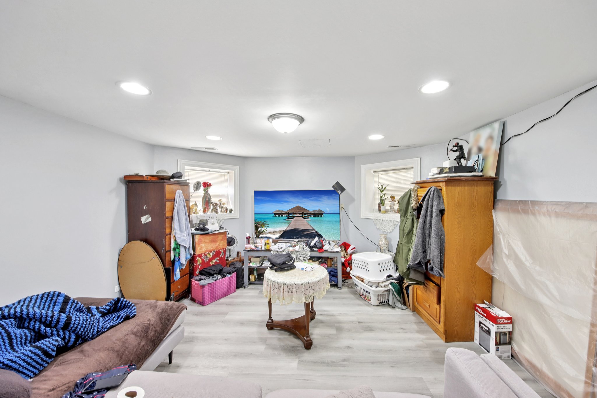 5309 W Henderson St Basement-S1904-003.jpg