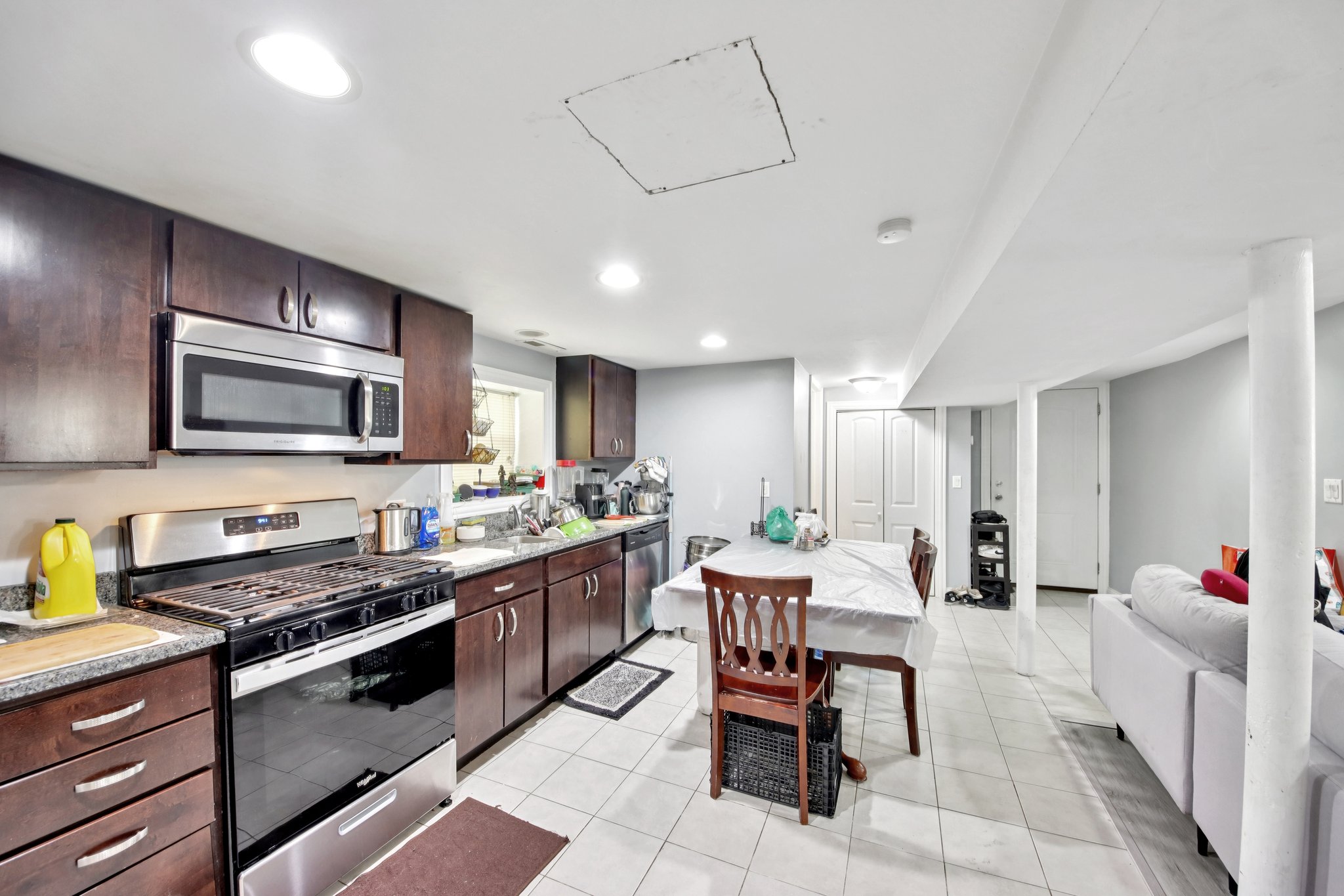 5309 W Henderson St Basement-S1904-005.jpg