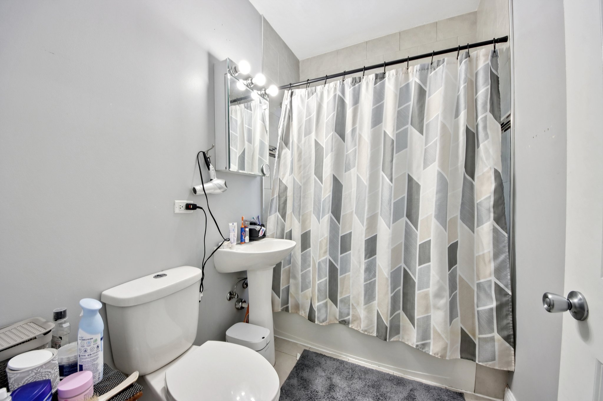 5309 W Henderson St 2nd Floor Chicago-S1904-012.jpg