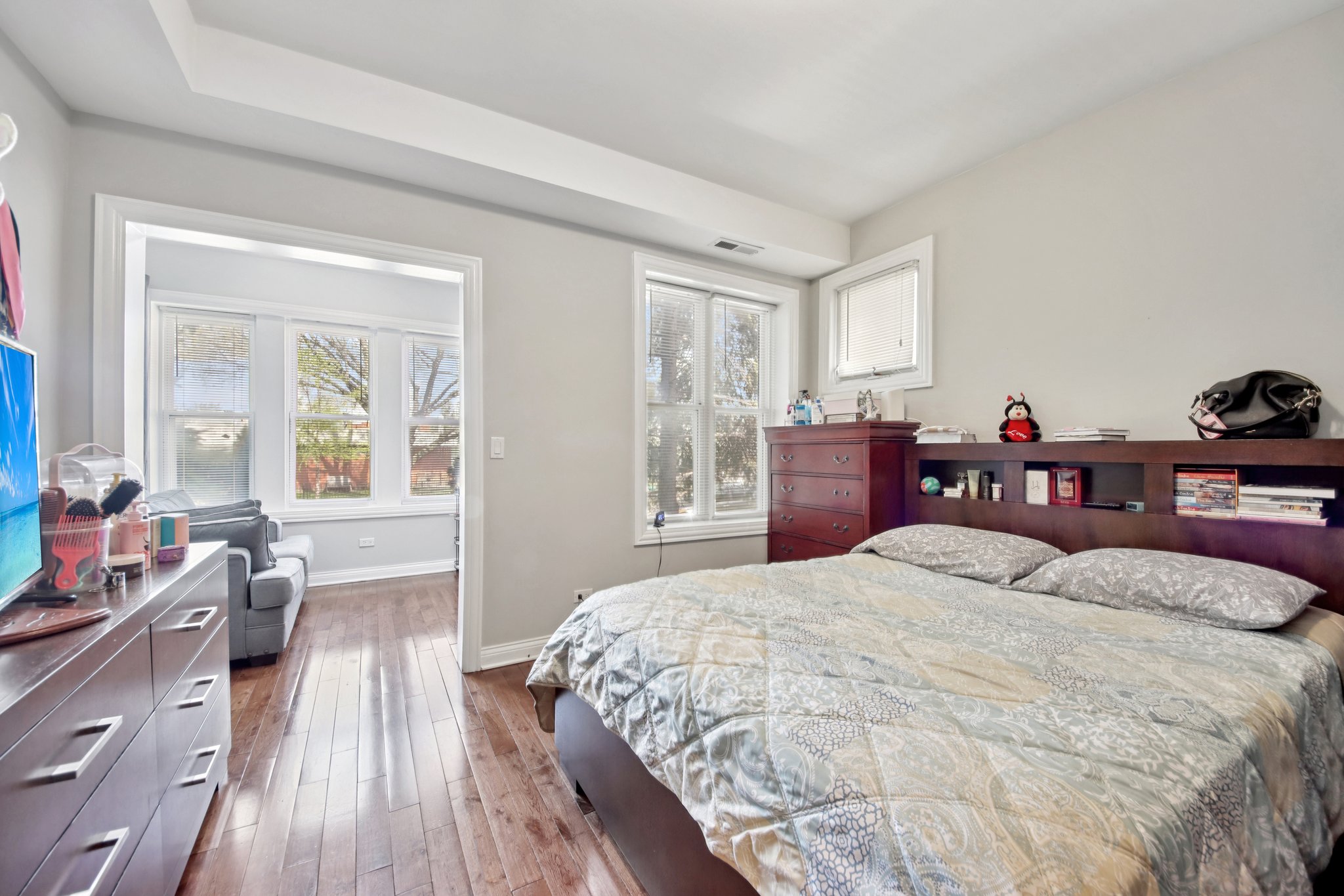 5309 W Henderson St 1st Floor-S1904-012.jpg