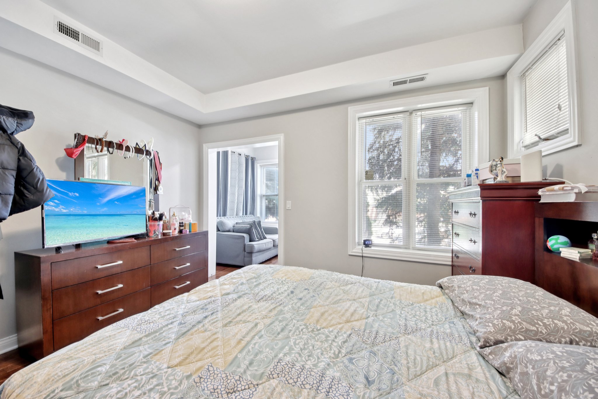 5309 W Henderson St 1st Floor-S1904-013.jpg