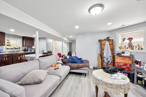 5309 W Henderson St Basement-S1904-002.jpg