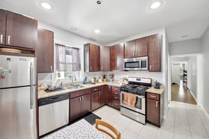 5309 W Henderson St 2nd Floor Chicago-S1904-006.jpg