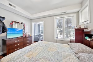 5309 W Henderson St 1st Floor-S1904-013.jpg