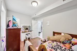 5309 W Henderson St 1st Floor-S1904-019.jpg