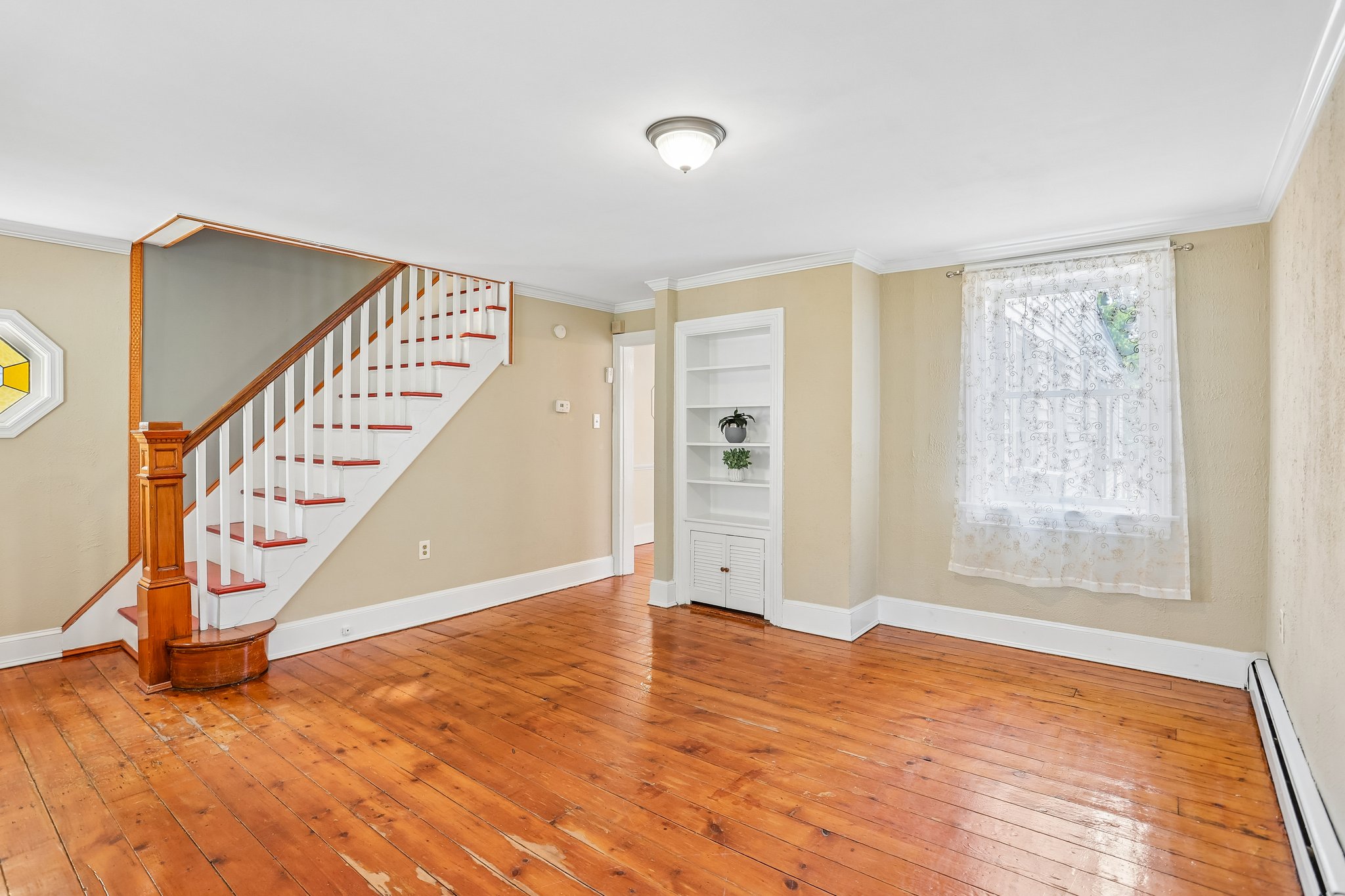 Crown St-S2908-007.jpg