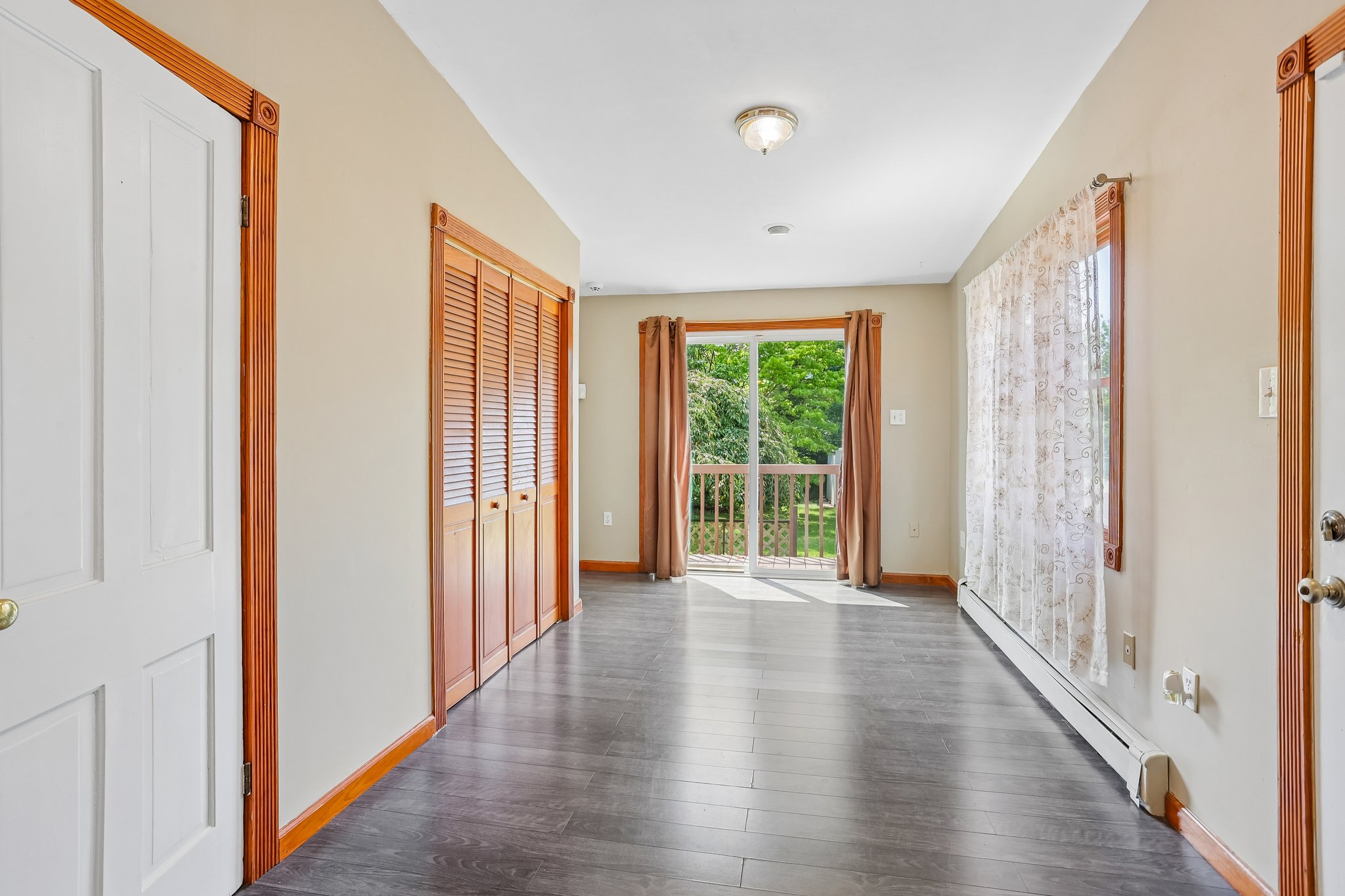 Crown St-S2908-016.jpg