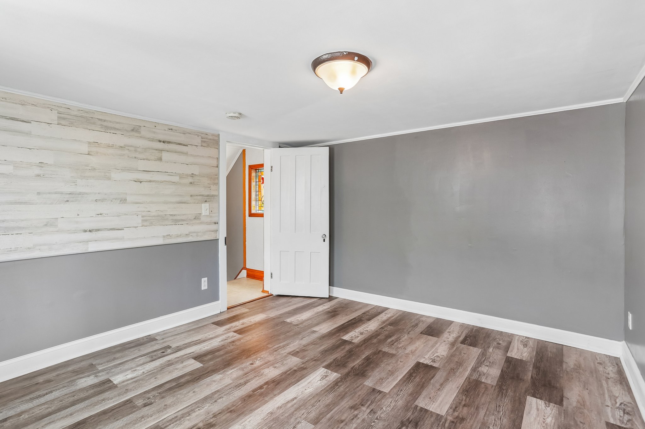 Crown St-S2908-025.jpg