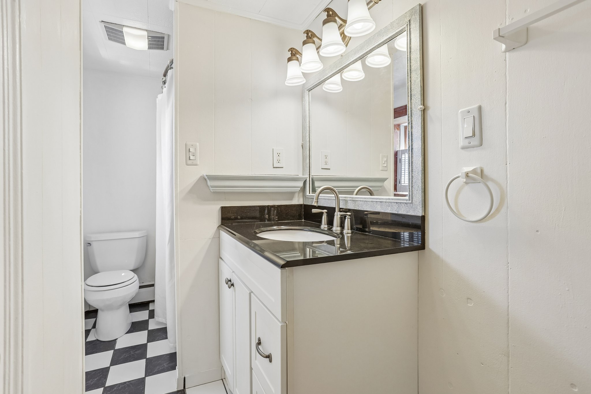 Crown St-S2908-029.jpg