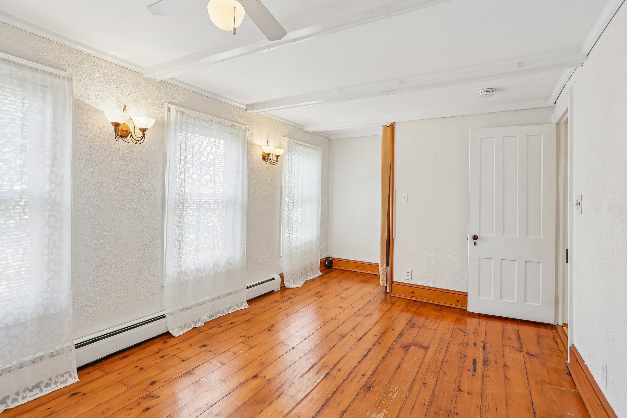 Crown St-S2908-031.jpg