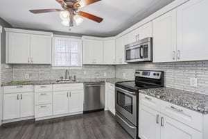 Crown St-S2908-013.jpg