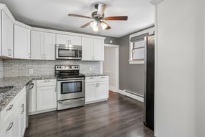 Crown St-S2908-014.jpg