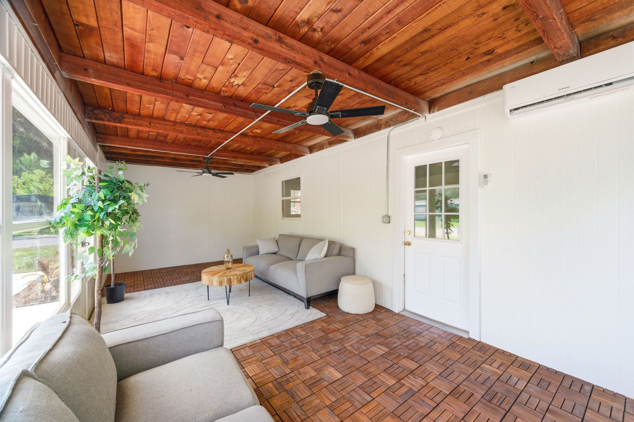 Interiors (30)