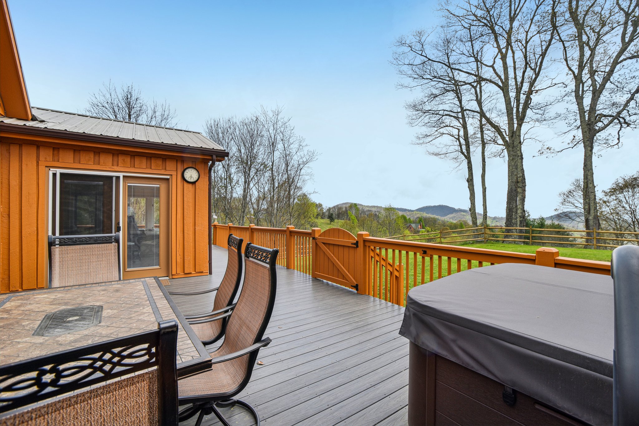 Pioneer Ridge Rd-0105-031.jpg